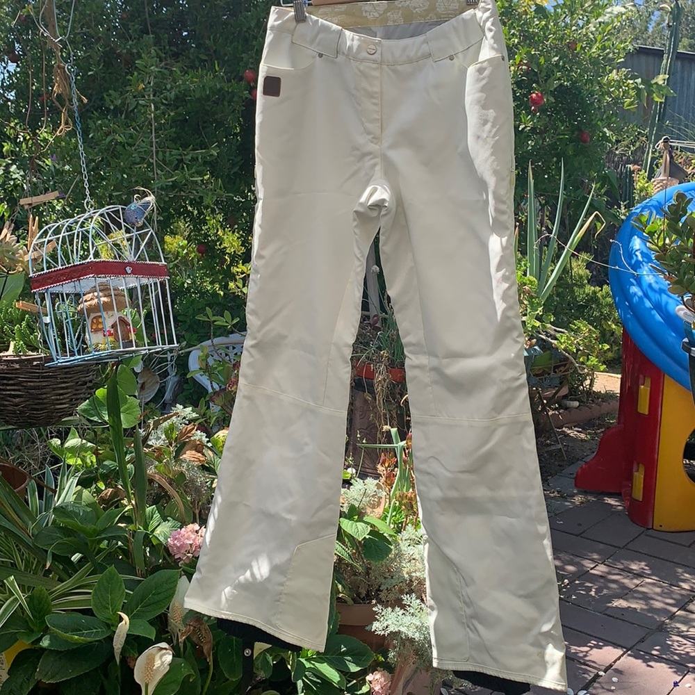 DNA woman’s snow pants